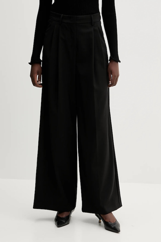Шерстяные брюки ADELFI Weekend Max Mara, черный
Шерстяные брюки ADELFI Weekend Max Mara, черный