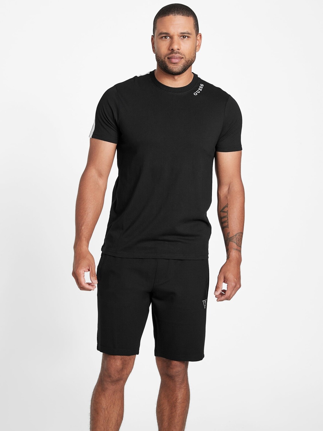 Футболка Joey с контрастными полосками Guess Factory, черный
Футболка Joey с контрастными полосками Guess Factory, черный