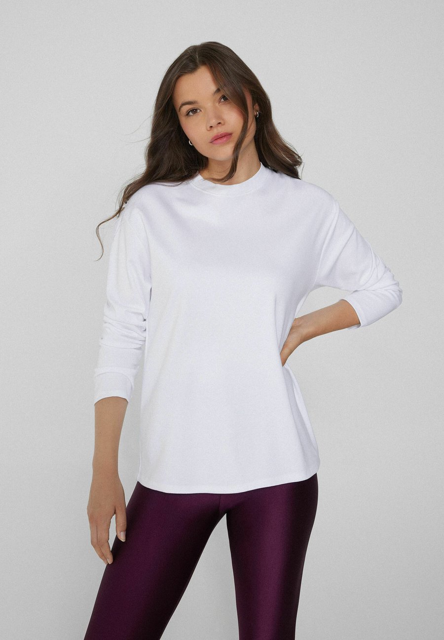 Топ Tezenis Long sleeved top, White
Топ Tezenis Long sleeved top, White