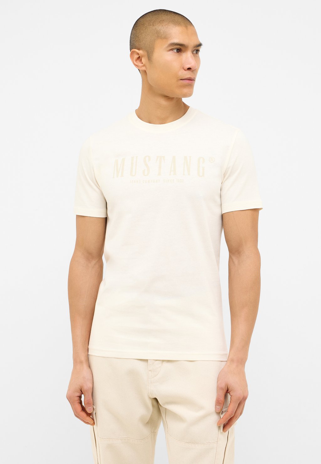 Футболка с принтом Mustang, кремовый
Футболка с принтом Mustang, кремовый