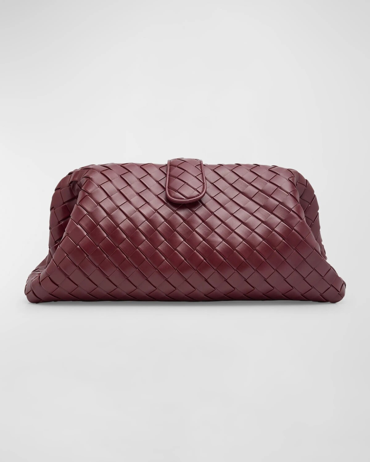 Клатч Maxi Lauren 1980-го года Bottega Veneta, цвет Barolo
Клатч Maxi Lauren 1980-го года Bottega Veneta, цвет Barolo