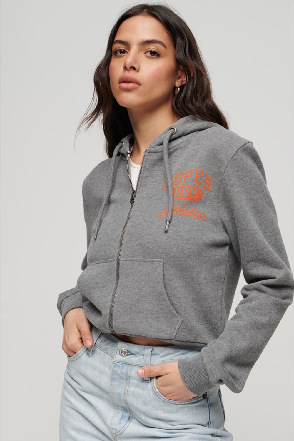 Короткая толстовка на молнии Athletic Essential Superdry, серый
Короткая толстовка на молнии Athletic Essential Superdry, серый