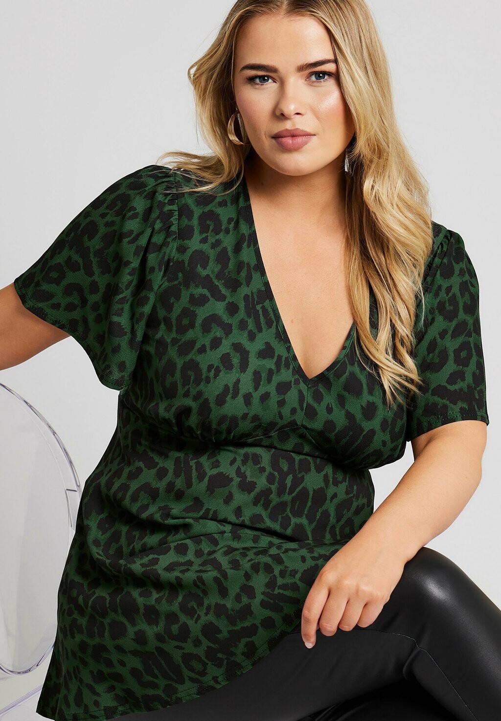 Блуза LEOPARD PRINT SLEEVE Yours Clothing, зеленый
Блуза LEOPARD PRINT SLEEVE Yours Clothing, зеленый