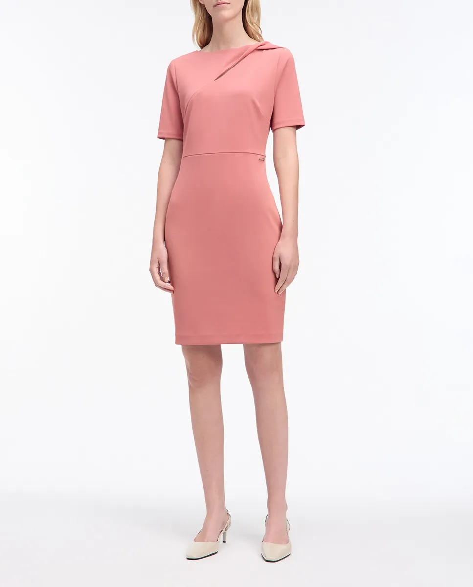 Платье из крепа «Скуба» с перекрещивающимся вырезом горловины Calvin Klein, розовый
Платье из крепа «Скуба» с перекрещивающимся вырезом горловины Calvin Klein, розовый