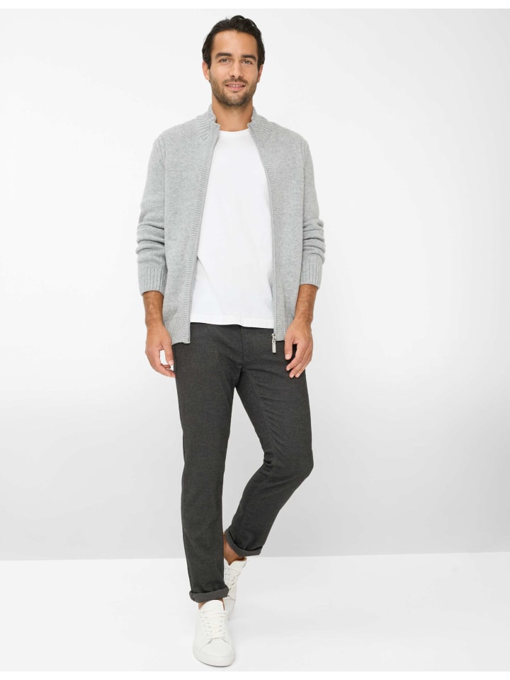 Брюки Чака Тейлора антрацитового цвета BRAX
Брюки Чака Тейлора антрацитового цвета BRAX