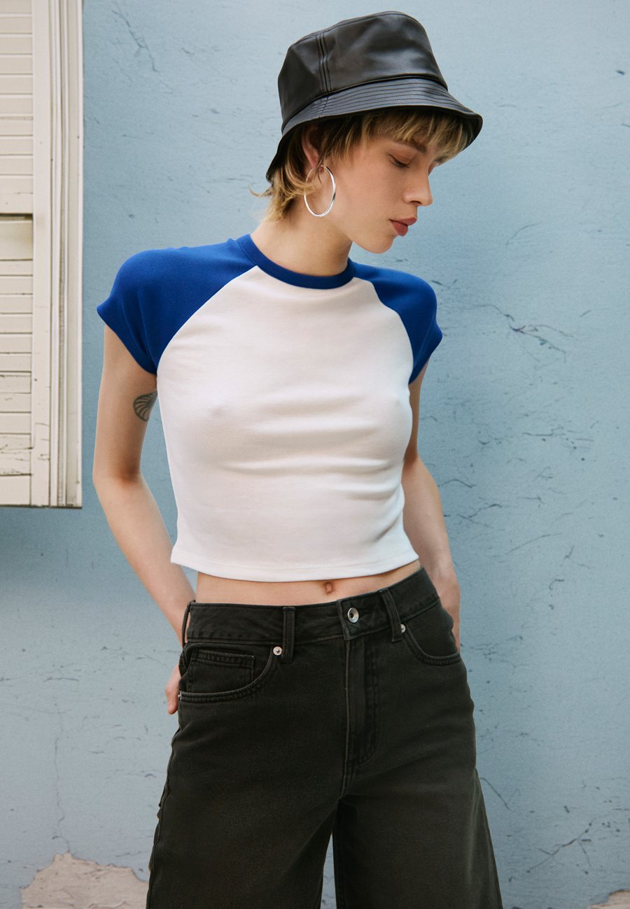 Футболка Vans CLARE RAGLAN, True Blue Marshmallow/Blue, Синий, Футболка Vans CLARE RAGLAN, True Blue Marshmallow/Blue
Футболка Vans CLARE RAGLAN, True Blue Marshmallow/Blue, Синий, Футболка Vans CLARE RAGLAN, True Blue Marshmallow/Blue