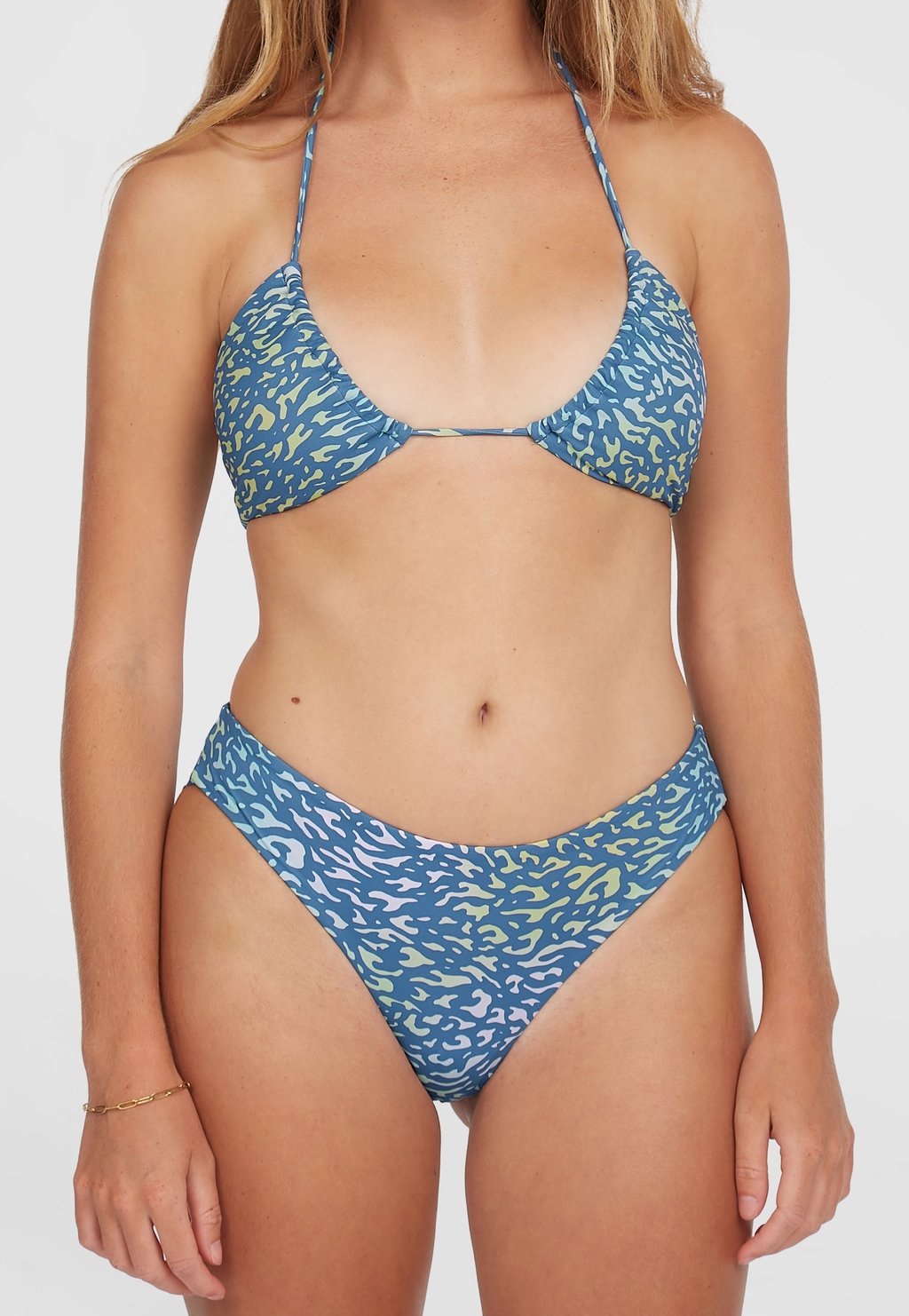 Плавки бикини MAOI O'Neill, синий
Плавки бикини MAOI O'Neill, синий