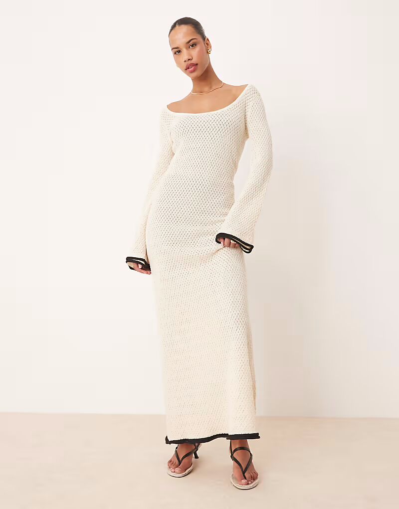 Платье макси Pretty Lavish с контрастными воланами на рукавах кремового цвета
Платье макси Pretty Lavish с контрастными воланами на рукавах кремового цвета