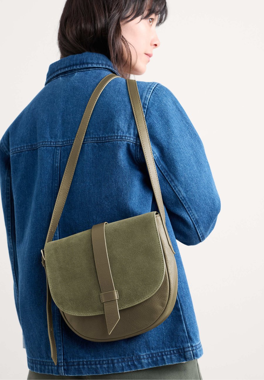 Сумка кросс-боди Seasalt Cornwall Cross body bag, Green Rich Olive/Green
Сумка кросс-боди Seasalt Cornwall Cross body bag, Green Rich Olive/Green