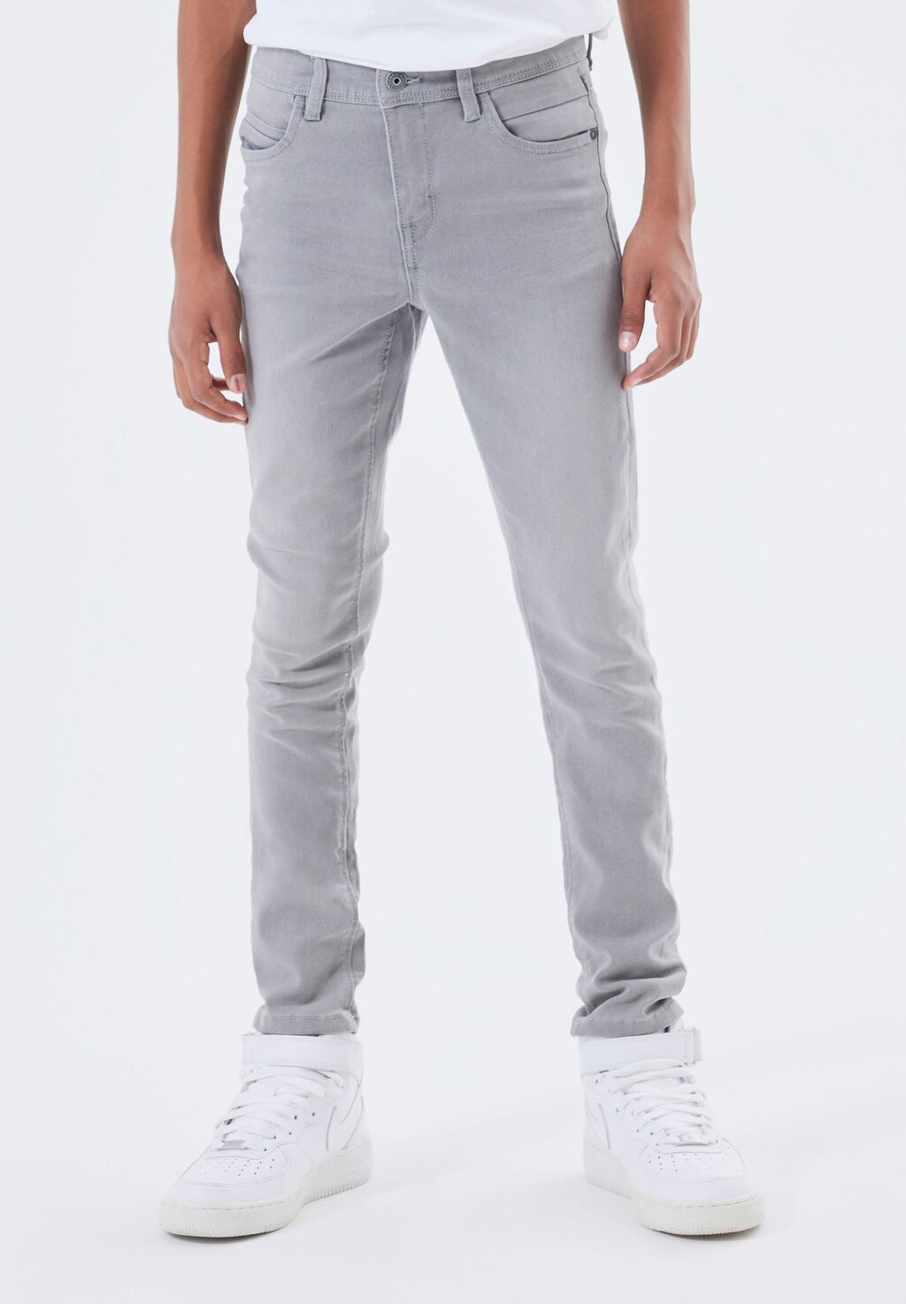 Джинсы приталенного кроя NKMSILAS PANT Name it, цвет medium grey denim 
Джинсы приталенного кроя NKMSILAS PANT Name it, цвет medium grey denim