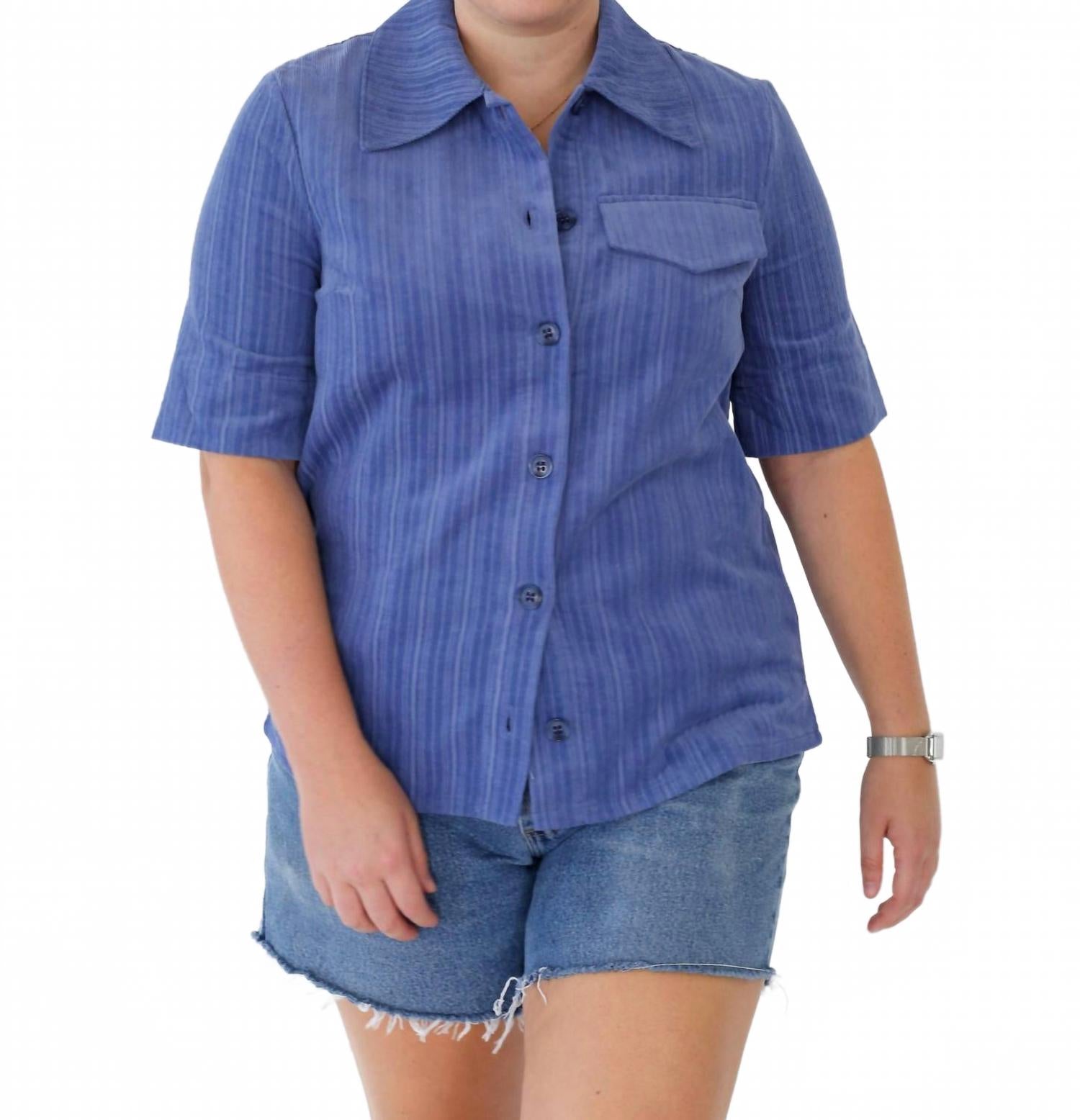 Марго рубашка на пуговицах в синем цвете BAUM UND PFERDGARTEN
Марго рубашка на пуговицах в синем цвете BAUM UND PFERDGARTEN