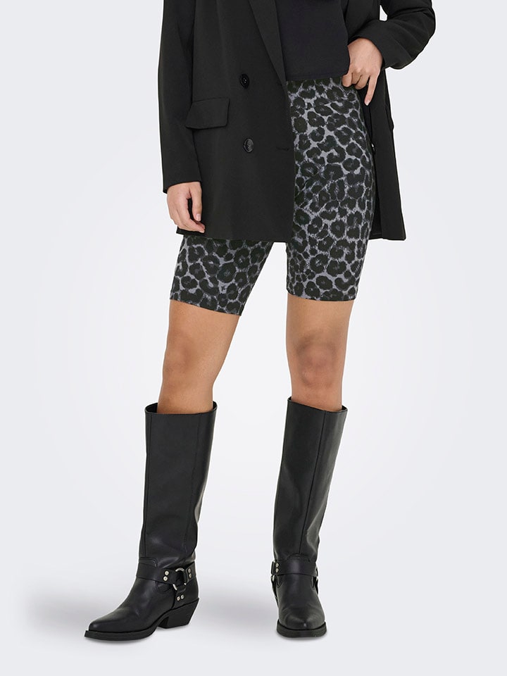 Тканевые шорты JDY
Тканевые шорты JDY