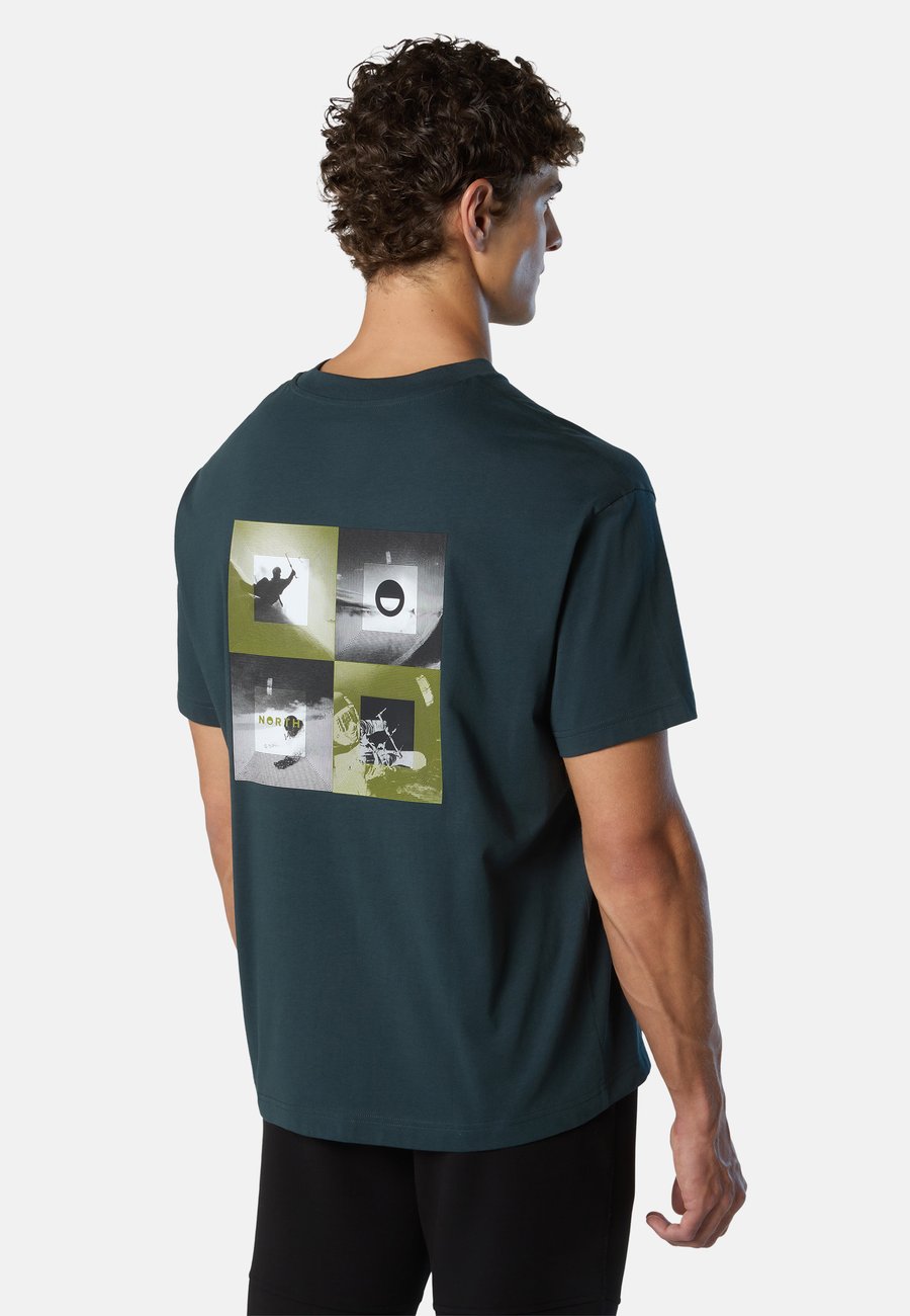 Футболка North Sails WITH GRAPHIC PRINT, Midnight Green/Green, Зеленый, Футболка North Sails WITH GRAPHIC PRINT, Midnight Green/Green
Футболка North Sails WITH GRAPHIC PRINT, Midnight Green/Green, Зеленый, Футболка North Sails WITH GRAPHIC PRINT, Midnight Green/Green