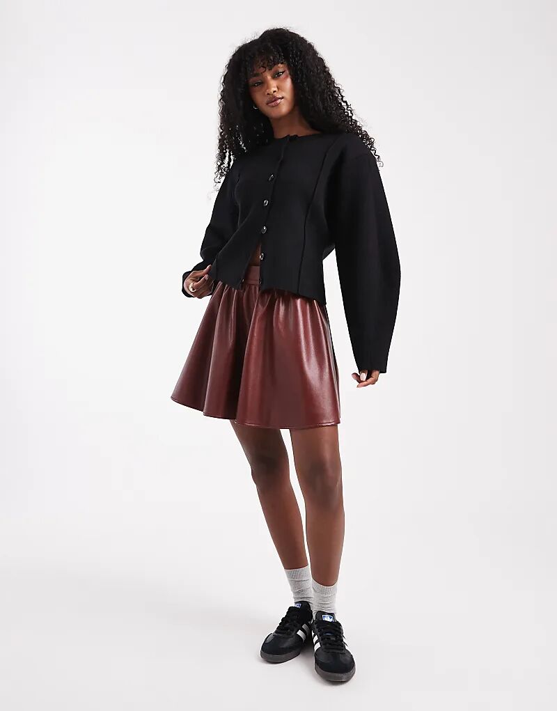 Мини-юбка из искусственной кожи с объемными деталями ASOS DESIGN бордового цвета
Мини-юбка из искусственной кожи с объемными деталями ASOS DESIGN бордового цвета
