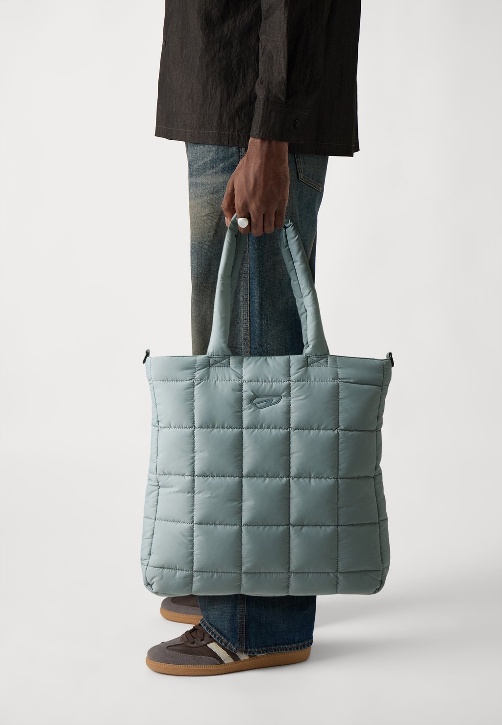 Сумка-тоут ARKK PADDED LOGO UNISEX ARKK Copenhagen, светло-голубой
Сумка-тоут ARKK PADDED LOGO UNISEX ARKK Copenhagen, светло-голубой