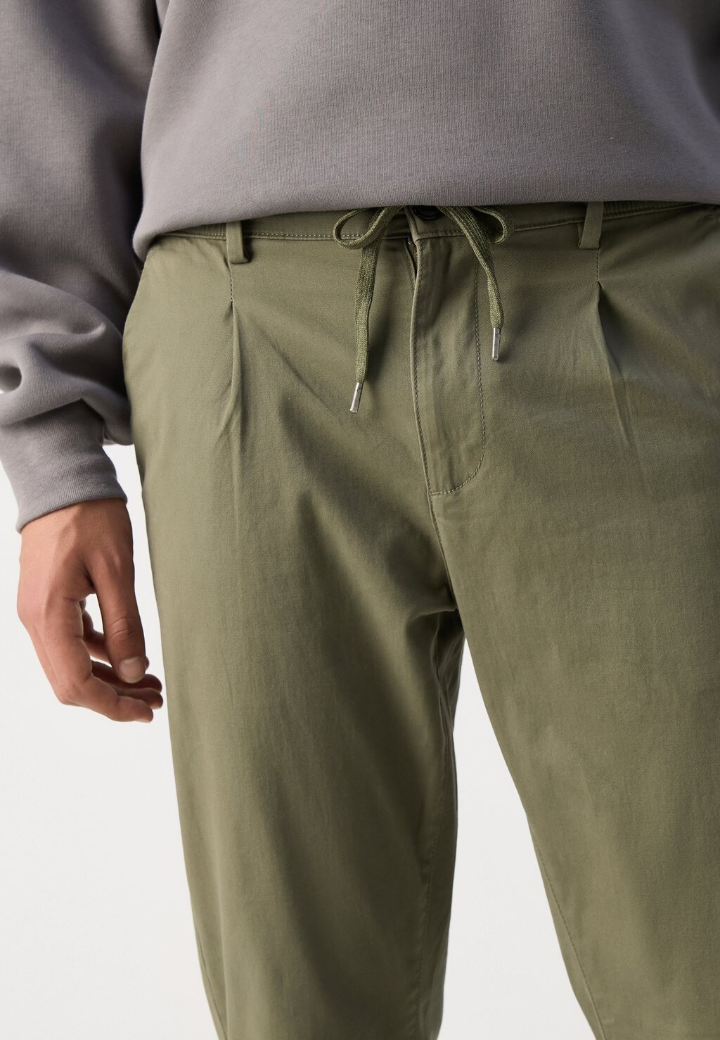 Чиносы SUPER DRAWSTRING Lindbergh, темно-зеленый
Чиносы SUPER DRAWSTRING Lindbergh, темно-зеленый