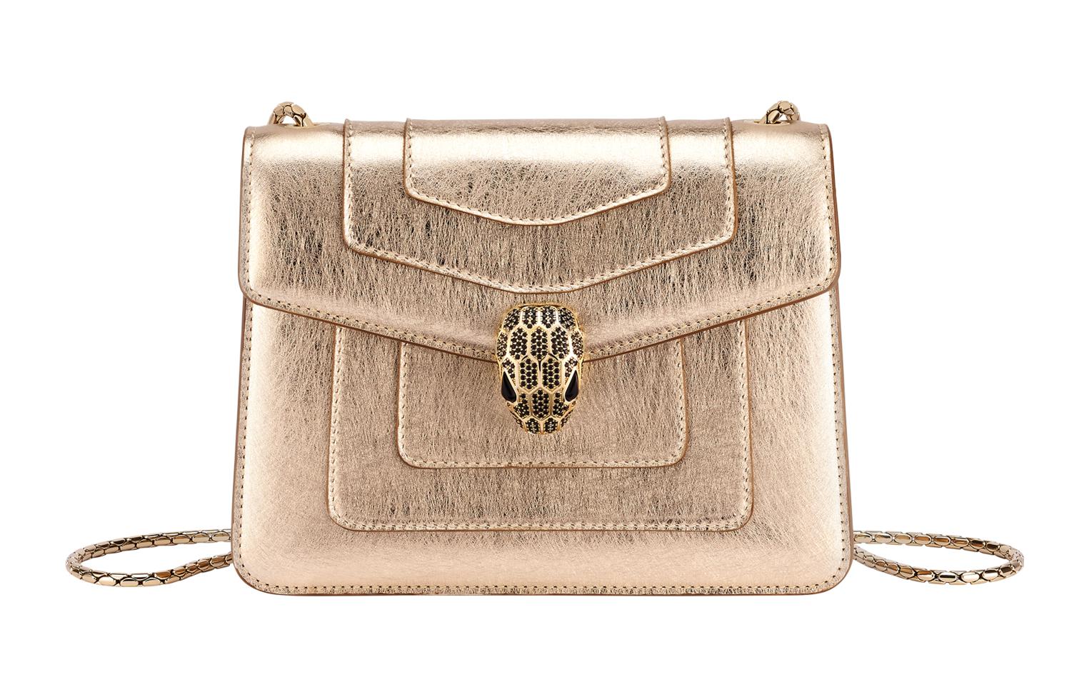 BVLGARI Сумка через плечо Serpenti Forever из телячьей кожи в светло-золотом цвете
BVLGARI Сумка через плечо Serpenti Forever из телячьей кожи в светло-золотом цвете