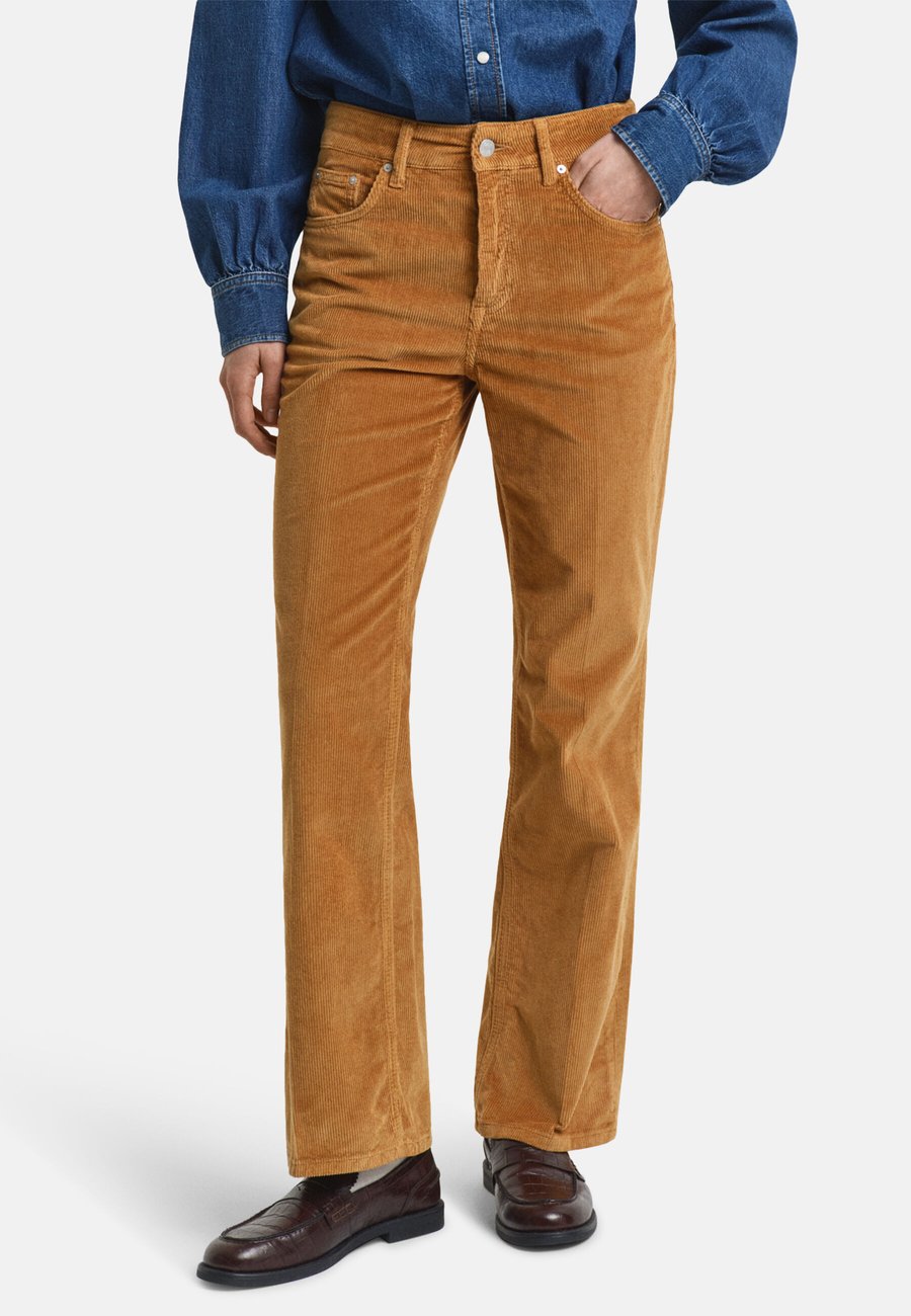 Брюки GANT FLARE STRETCH , Whiskey Brown/Cognac
Брюки GANT FLARE STRETCH , Whiskey Brown/Cognac