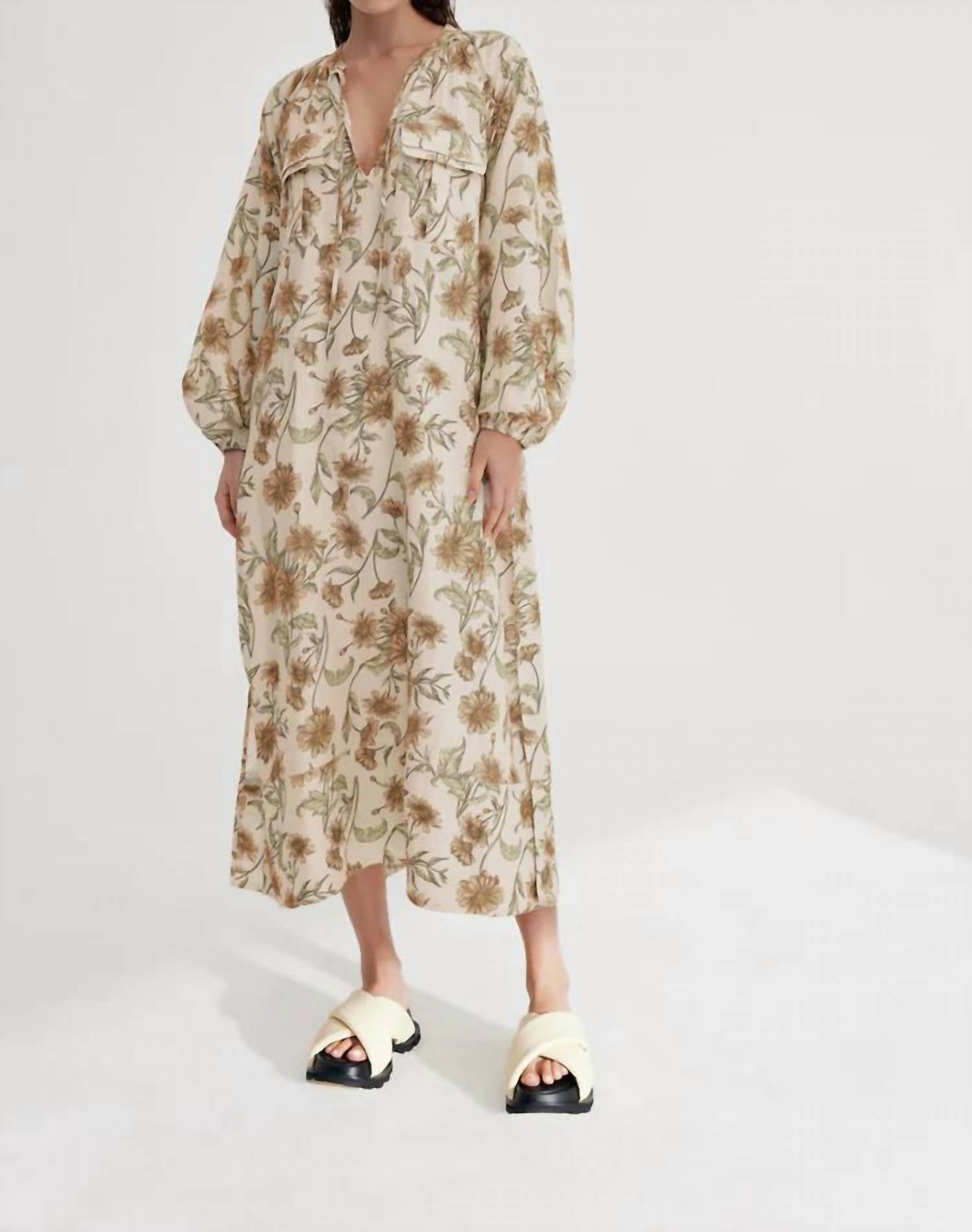 Платье Sylvie Maxi в цвете Amber Daisy SIGNIFICANT OTHER
Платье Sylvie Maxi в цвете Amber Daisy SIGNIFICANT OTHER