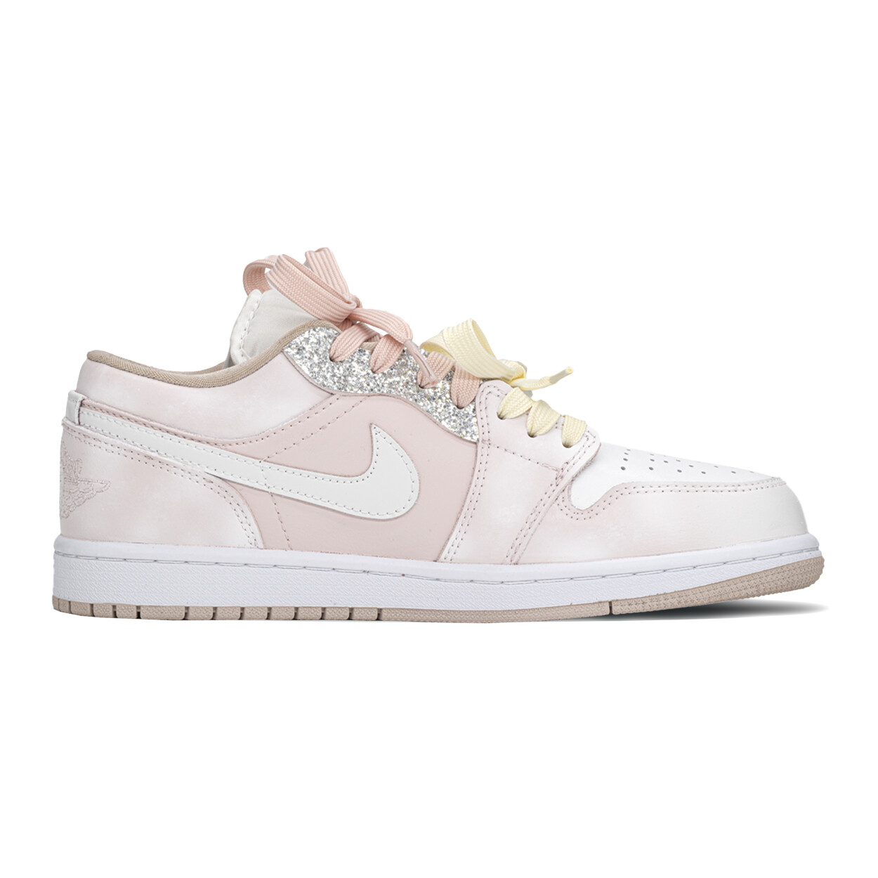 Кроссовки Air Jordan 1 Vintage Basketball Shoes Unisex Low-top White/pink, розовый
Кроссовки Air Jordan 1 Vintage Basketball Shoes Unisex Low-top White/pink, розовый