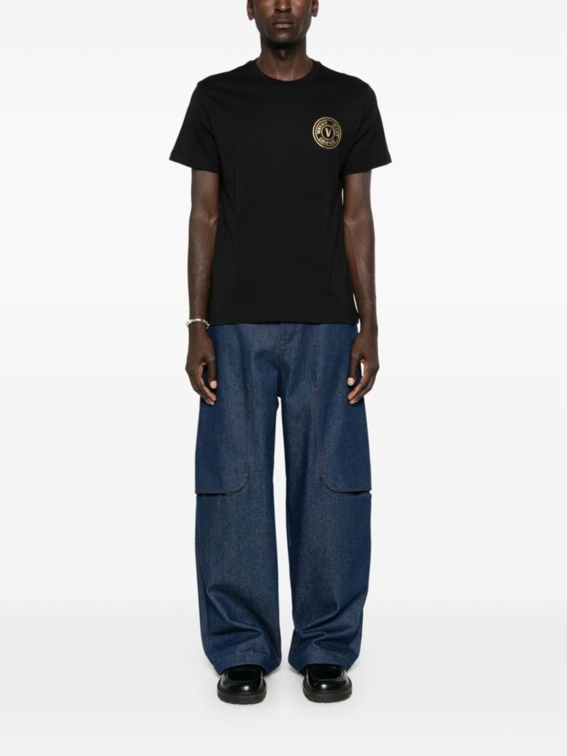 Versace Jeans Couture футболка с логотипом V-Emblem, черный
Versace Jeans Couture футболка с логотипом V-Emblem, черный