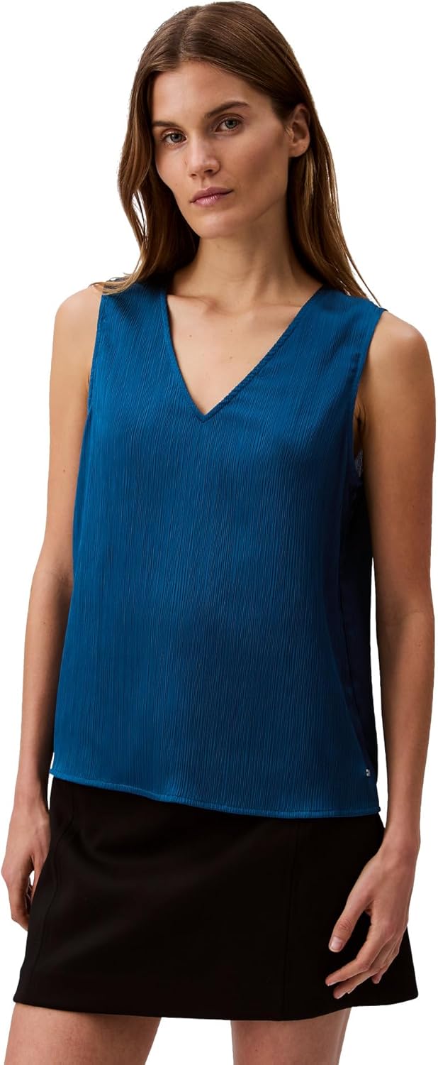 Женская майка-топ с V-образным вырезом Calvin Klein, Ink Blue
Женская майка-топ с V-образным вырезом Calvin Klein, Ink Blue