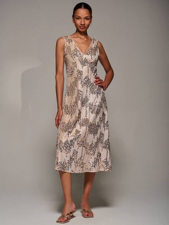 Платье с V-образным вырезом и пайетками Jolie Moi, Gold
Платье с V-образным вырезом и пайетками Jolie Moi, Gold