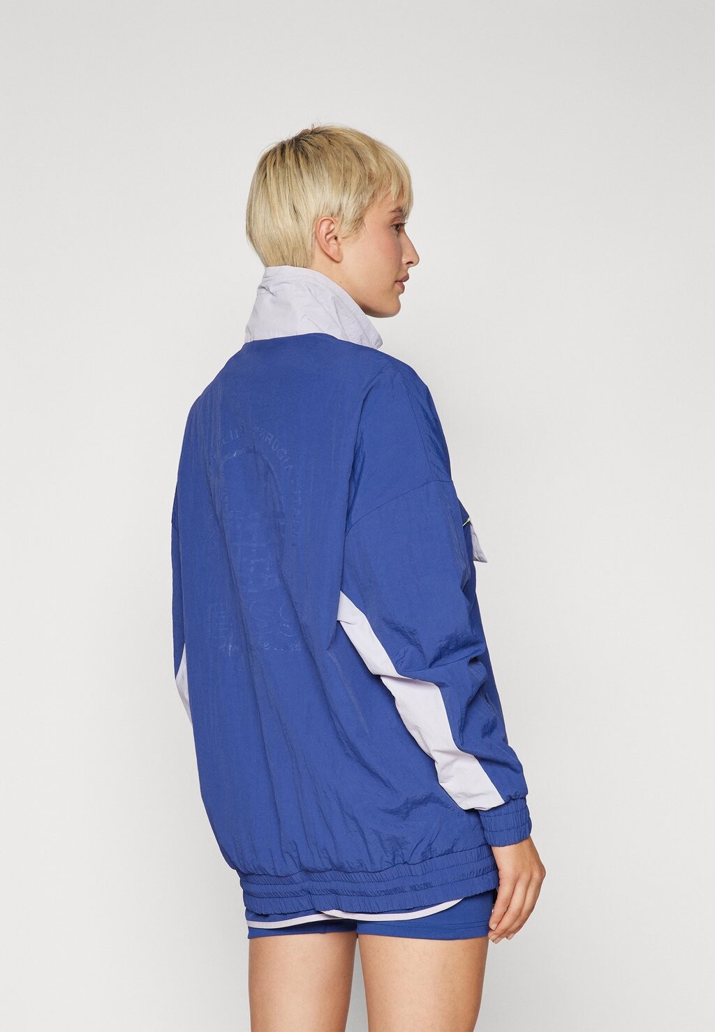 Тренировочная куртка JURI TRACK TOP Ellesse, темно-синий
Тренировочная куртка JURI TRACK TOP Ellesse, темно-синий