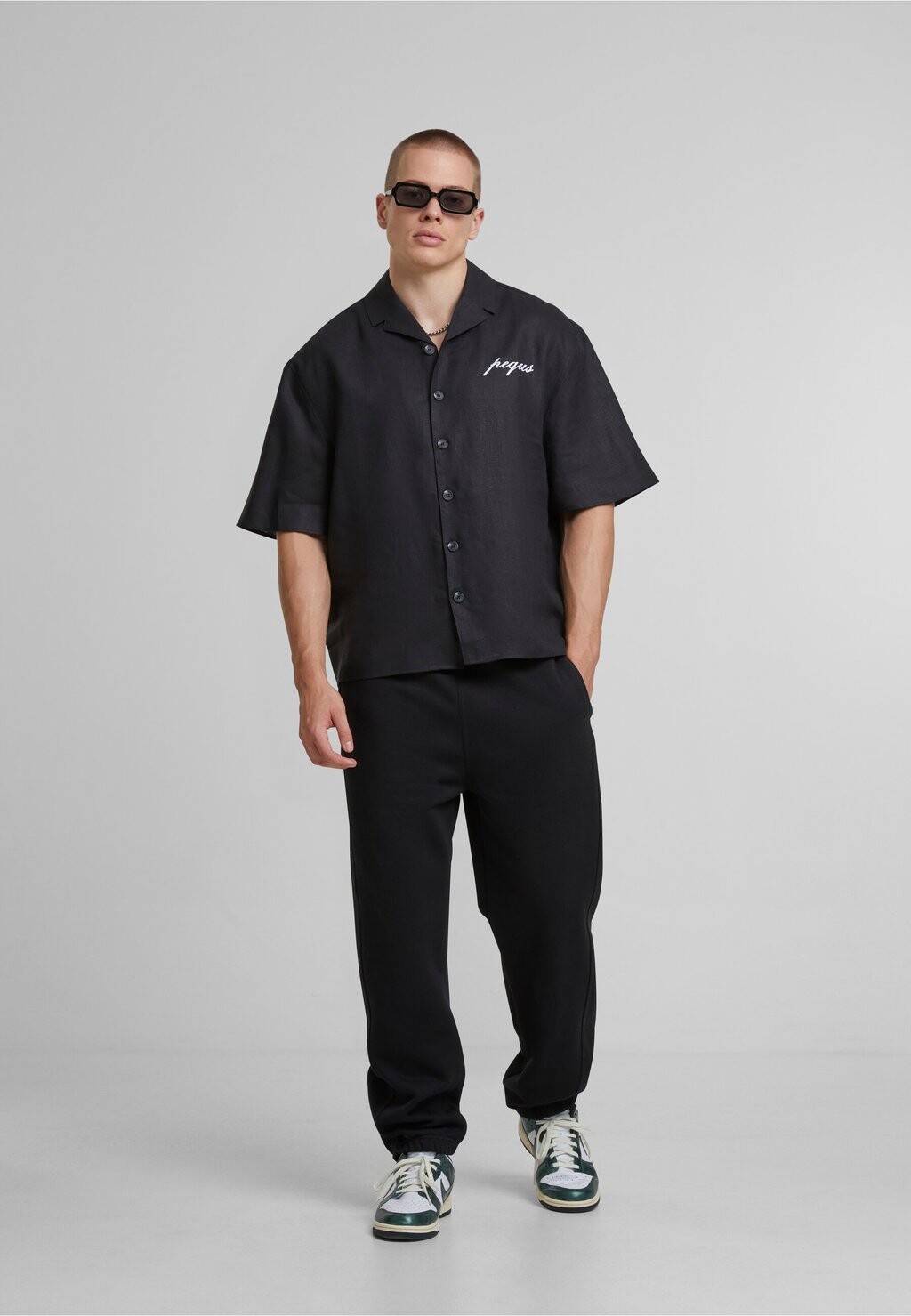 Блузка на пуговицах CHEST LOGO PEQUS, черный
Блузка на пуговицах CHEST LOGO PEQUS, черный