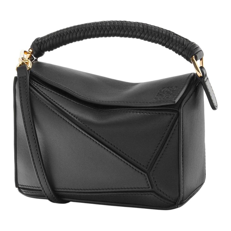 LOEWE Мягкая кожаная сумка через плечо
LOEWE Мягкая кожаная сумка через плечо