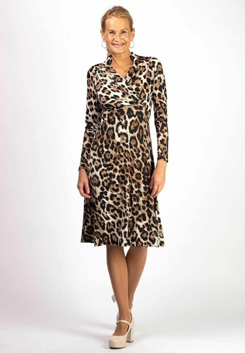 Повседневное платье PAULINE LEOPARD Stockholms Klänningsfabrik, черный
Повседневное платье PAULINE LEOPARD Stockholms Klänningsfabrik, черный