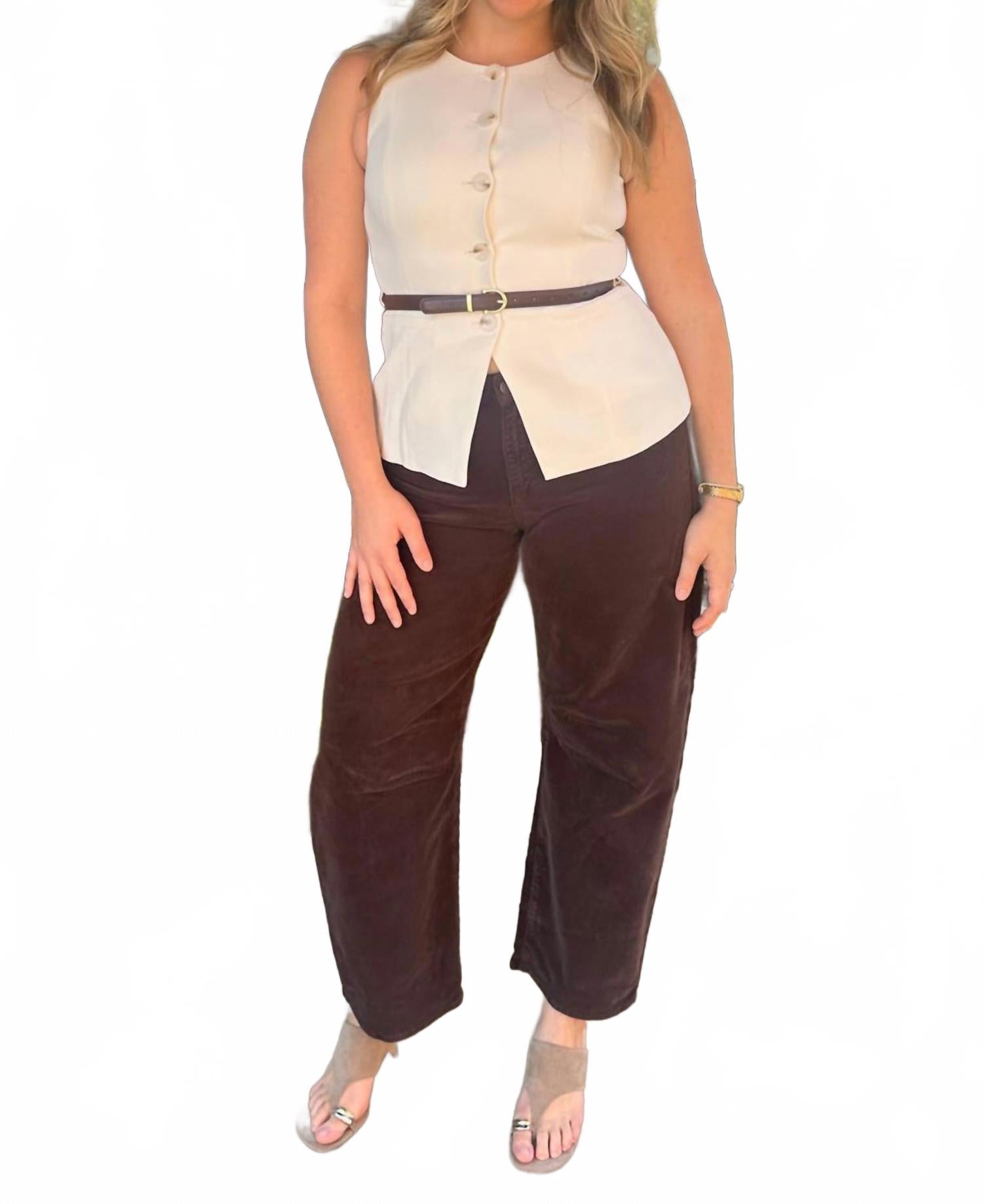 Lilbelle Charlotte Вельветовые джинсы Cort темно-коричневого цвета
Lilbelle Charlotte Вельветовые джинсы Cort темно-коричневого цвета