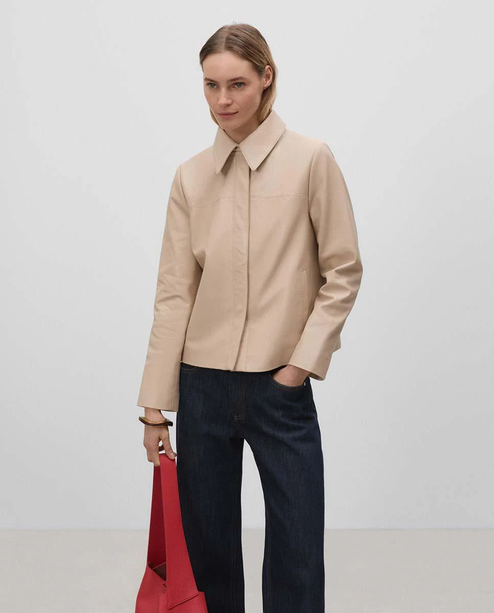 Женская прямая куртка из кожи наппа Simorra, бежевый
Женская прямая куртка из кожи наппа Simorra, бежевый