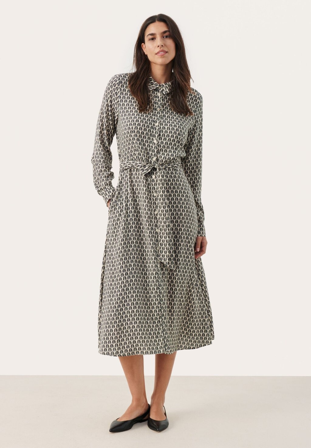 Классическая рубашка Part Two SHELBYPW, цвет black graphic leaf print
Классическая рубашка Part Two SHELBYPW, цвет black graphic leaf print