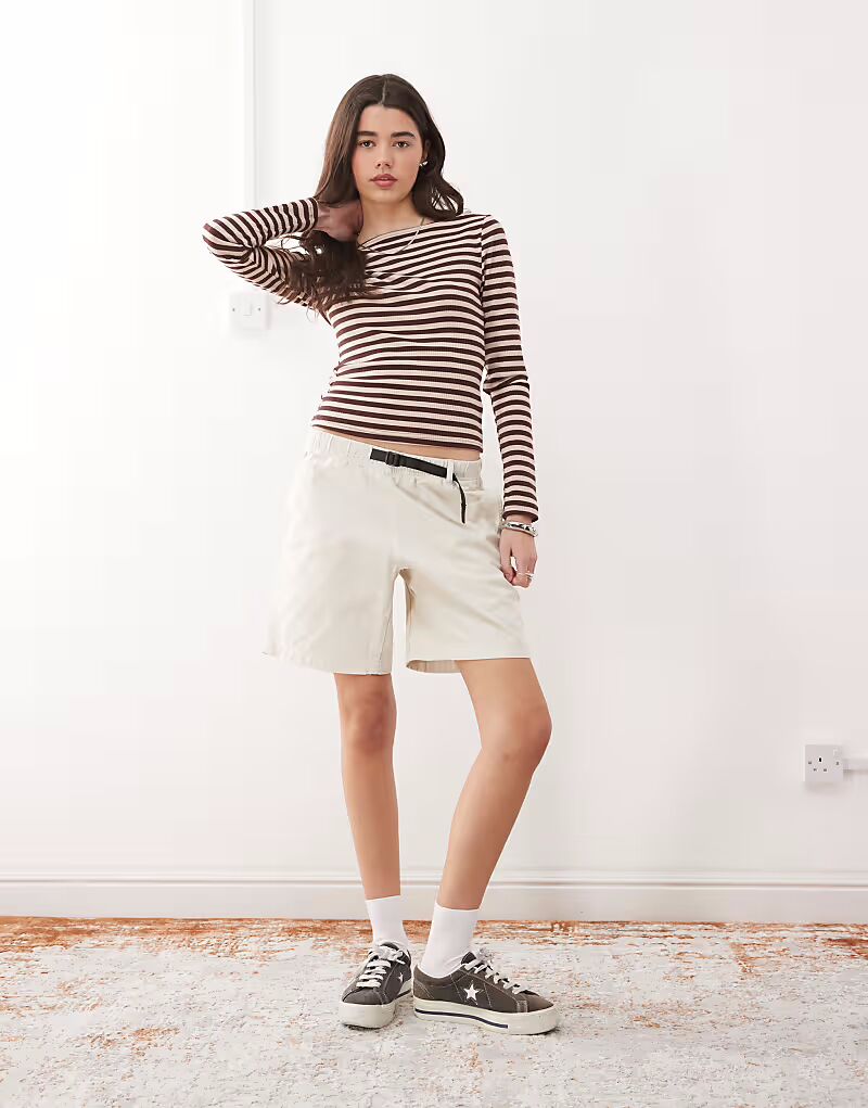 Шорты Gramicci G бежевого цвета 
Шорты Gramicci G бежевого цвета