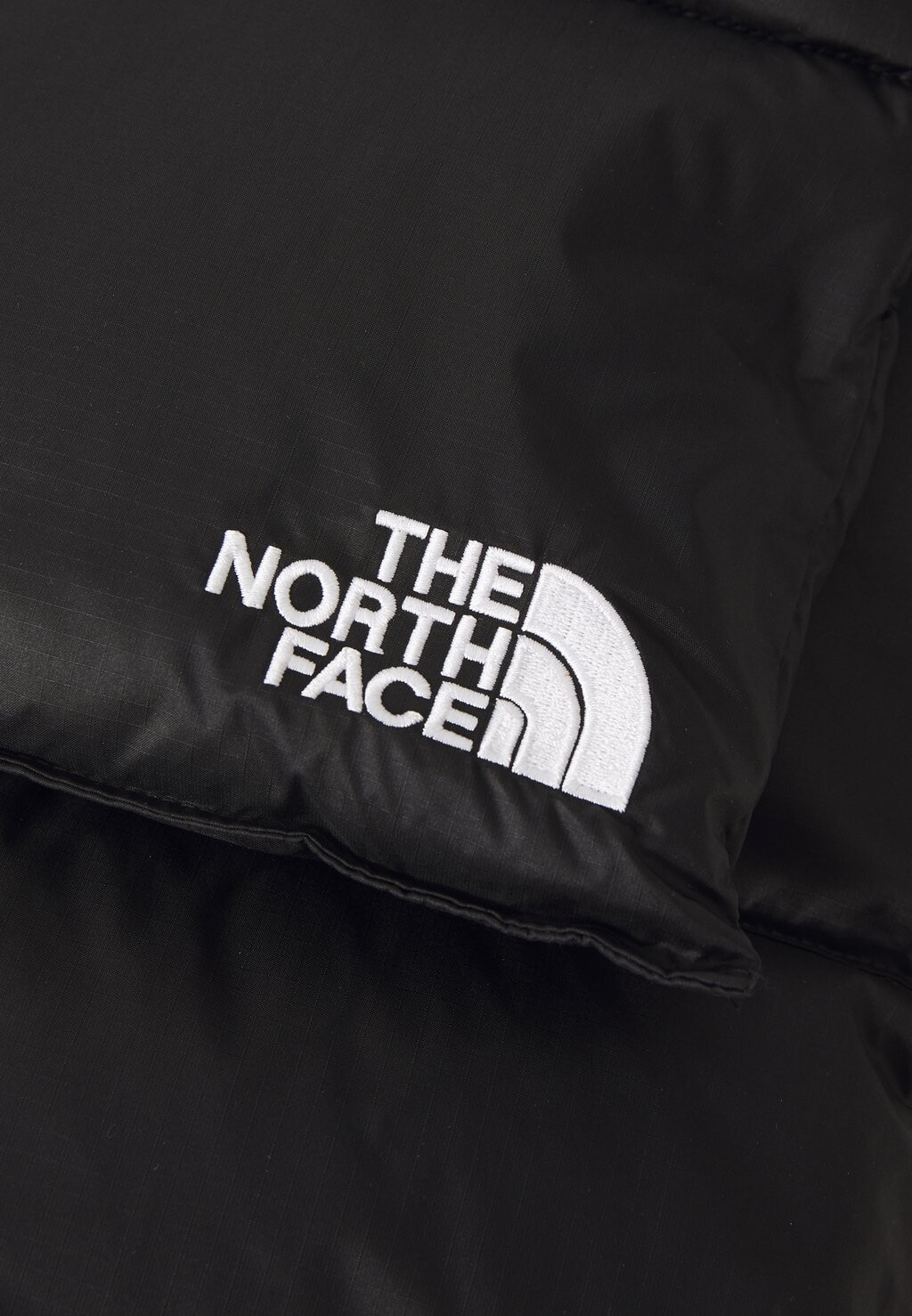 Шарф NUPTSE SCARF UNISEX The North Face, черный 
Шарф NUPTSE SCARF UNISEX The North Face, черный