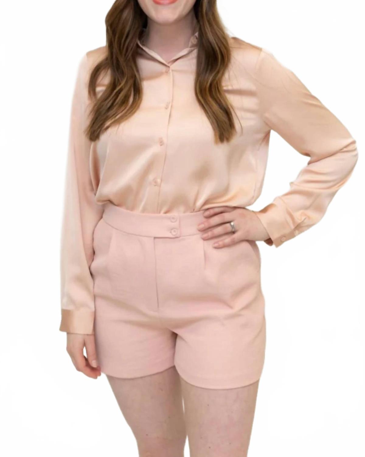 Атласная рубашка на пуговицах Beckett цвета мерцающего палисандра SKIES ARE BLUE, розовый
Атласная рубашка на пуговицах Beckett цвета мерцающего палисандра SKIES ARE BLUE, розовый