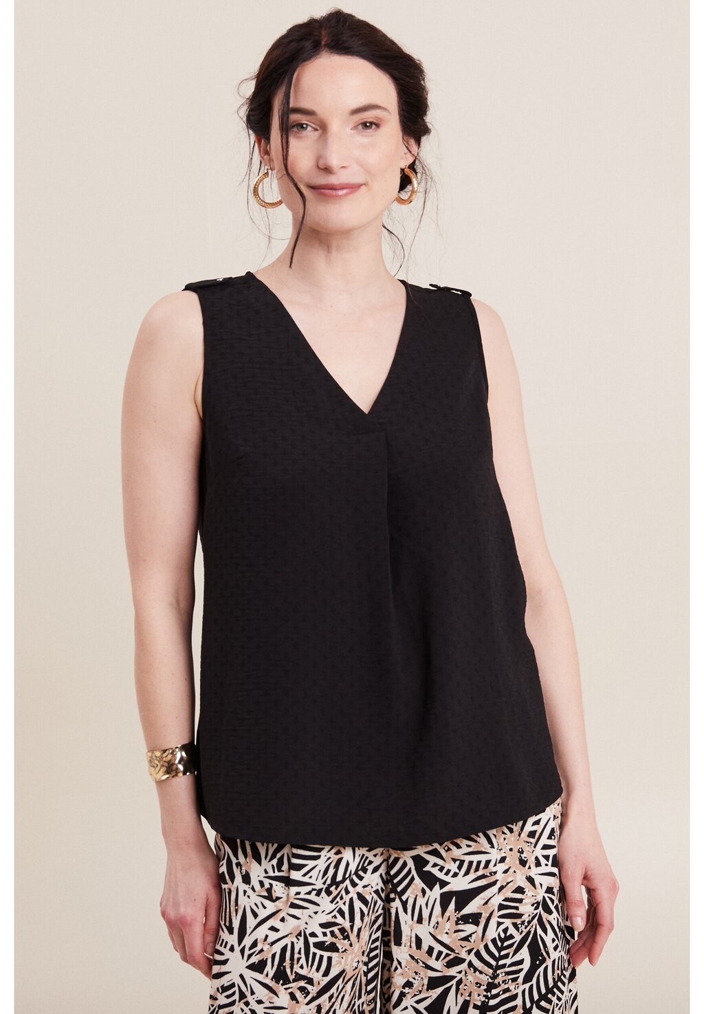 Топ OHNE ÄRMEL Breal, черный
Топ OHNE ÄRMEL Breal, черный