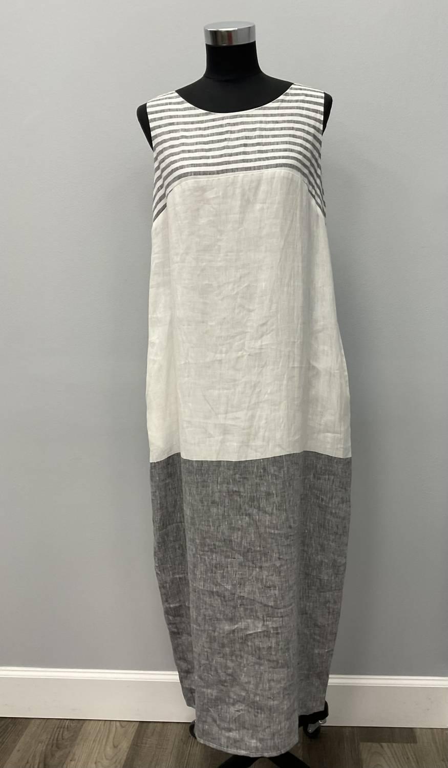 Льняное платье с карманами белого/черного цвета Hubert Gasser
Льняное платье с карманами белого/черного цвета Hubert Gasser