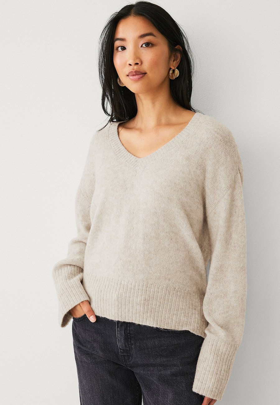Джемпер Ellos Collection MIT V-AUSSCHNITT , Beige
Джемпер Ellos Collection MIT V-AUSSCHNITT , Beige