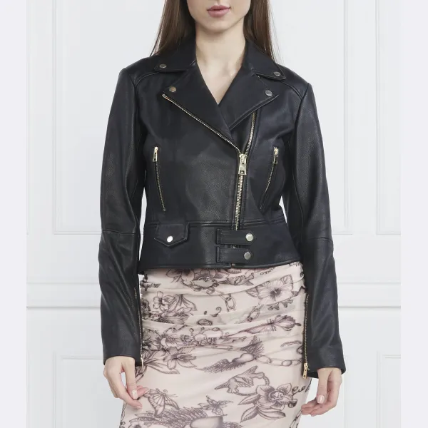 Куртка из чувствительной кожи обычного кроя Pinko, черный
Куртка из чувствительной кожи обычного кроя Pinko, черный