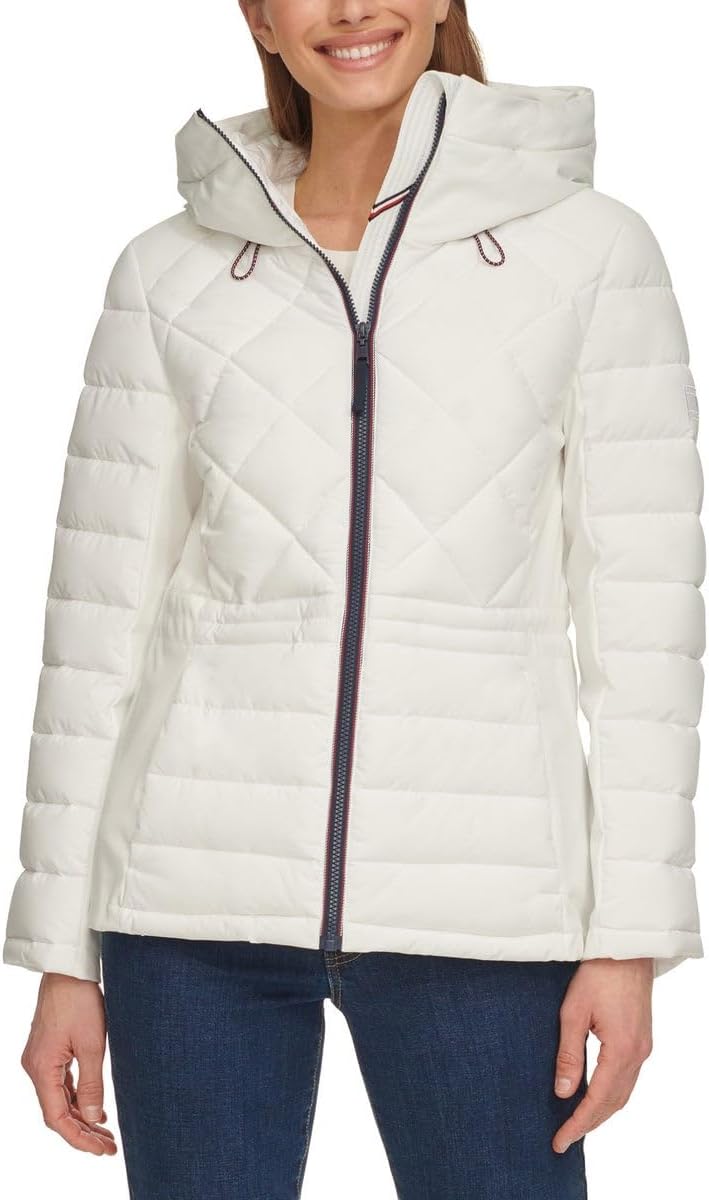 Женская стеганая куртка Tommy Hilfiger с капюшоном и эластичным верхом - зимнее пальто для женщин - верхняя одежда с карманами, White
Женская стеганая куртка Tommy Hilfiger с капюшоном и эластичным верхом - зимнее пальто для женщин - верхняя одежда с карманами, White