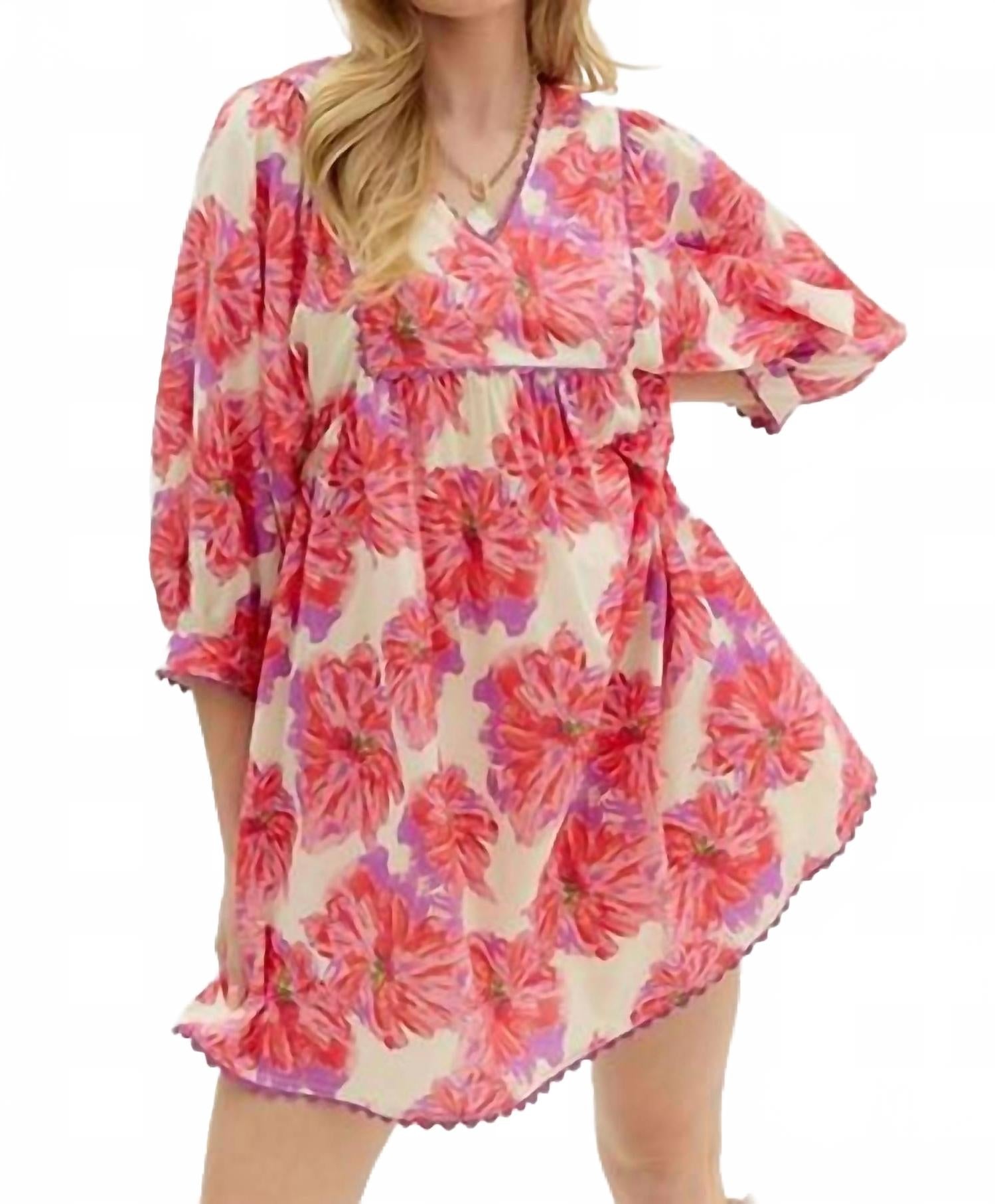 Красное цветочное мини-платье-бэбидол с рукавом 3/4 Entro
Красное цветочное мини-платье-бэбидол с рукавом 3/4 Entro