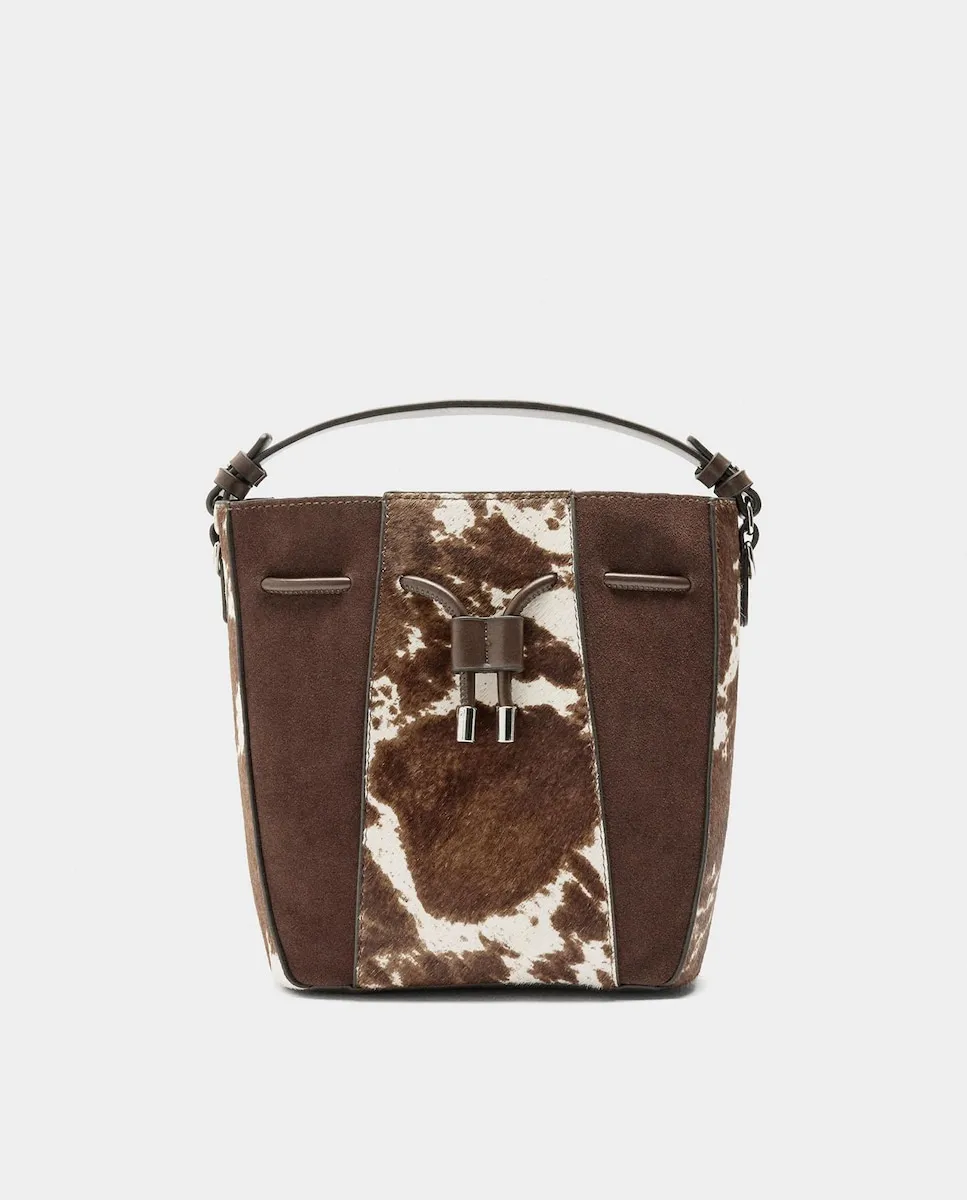 Сумка из кожи, которую можно носить как ручную или через плечо, с застежкой на шнур и принтом 'анимал' Parfois, темно-коричневый