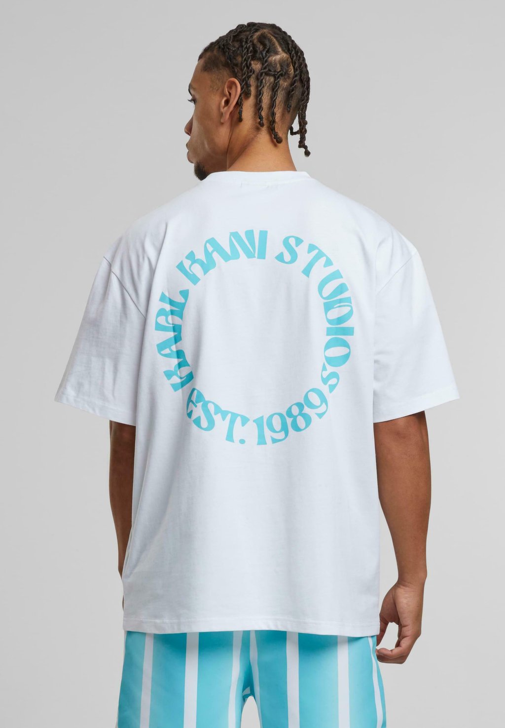 Футболка с принтом STUDIOS Karl Kani, белый
Футболка с принтом STUDIOS Karl Kani, белый