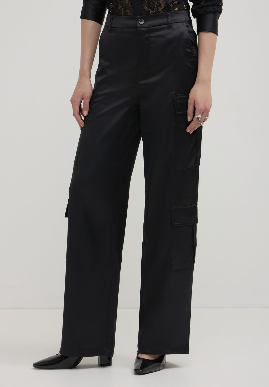 Брюки карго SIMIL Calliope, черный
Брюки карго SIMIL Calliope, черный