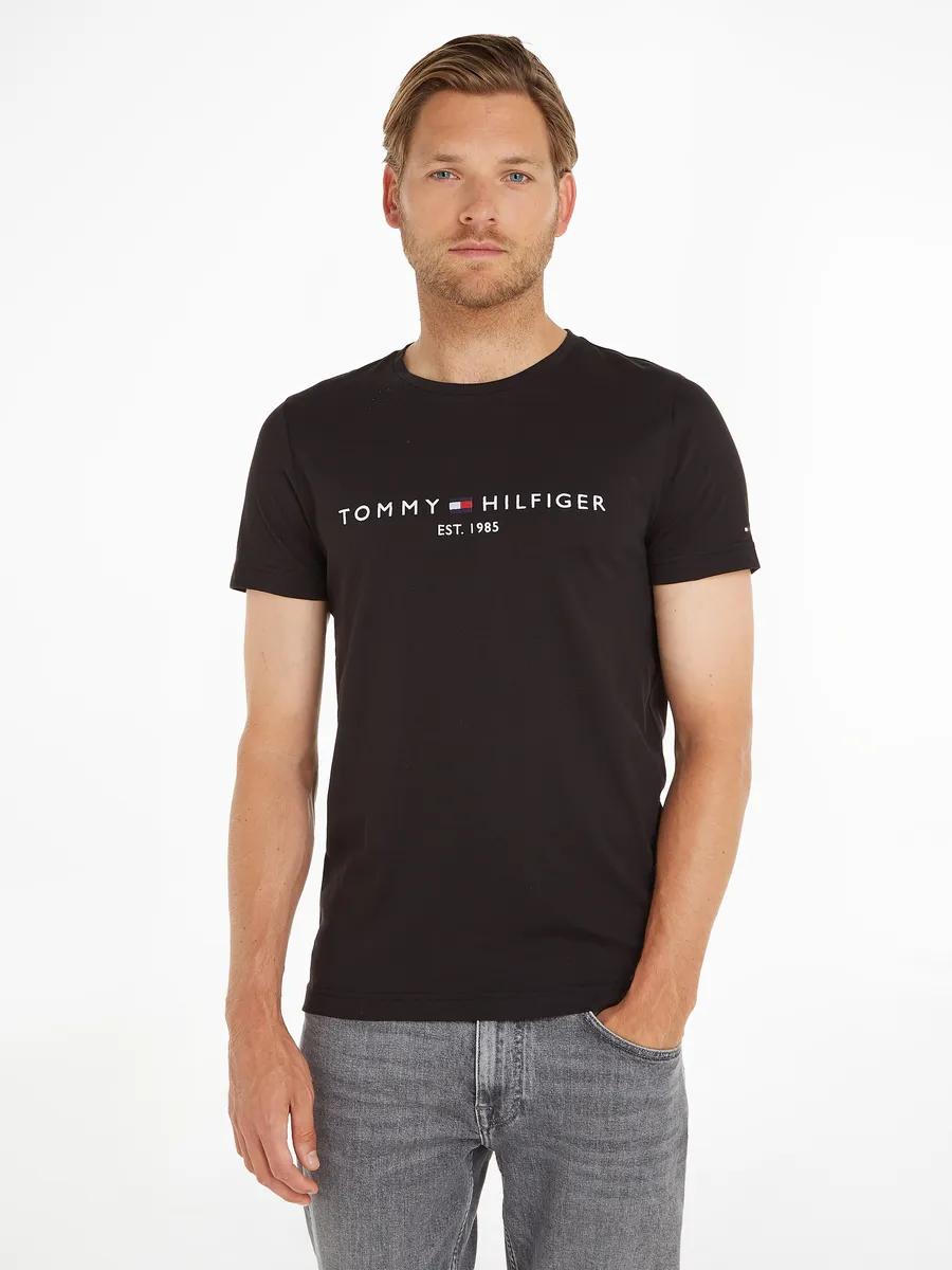 Футболка Tommy Hilfiger "TOMMY FLAG HILFIGER TEE", черный
Футболка Tommy Hilfiger "TOMMY FLAG HILFIGER TEE", черный