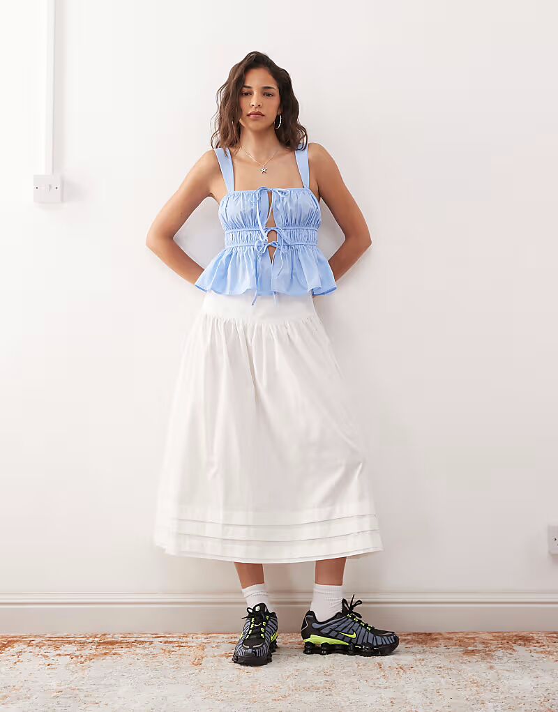 Юбка макси COLLUSION Prairie с защипами белого цвета
Юбка макси COLLUSION Prairie с защипами белого цвета