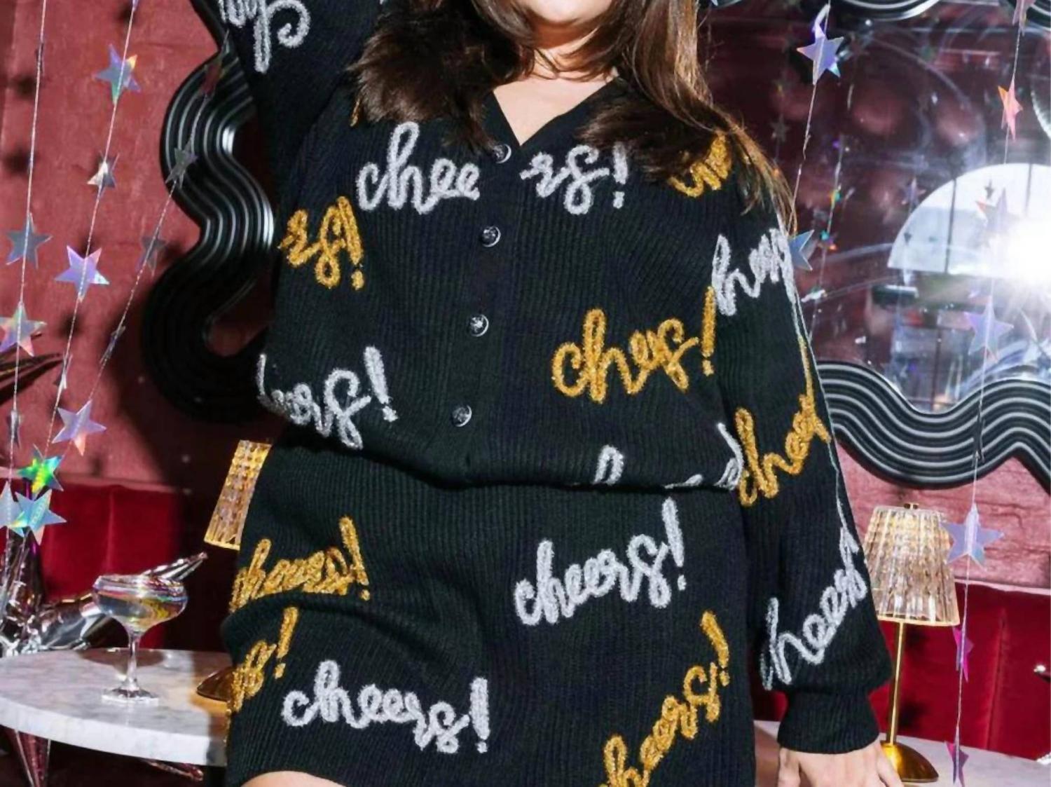 Кардиган с надписью «Cheers All Over Glitter» черного цвета QUEEN OF SPARKLES
Кардиган с надписью «Cheers All Over Glitter» черного цвета QUEEN OF SPARKLES