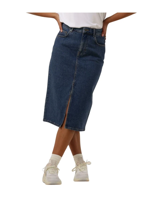 Джинсовая юбка миди в стиле casual и шикарный образ Object, синий
Джинсовая юбка миди в стиле casual и шикарный образ Object, синий